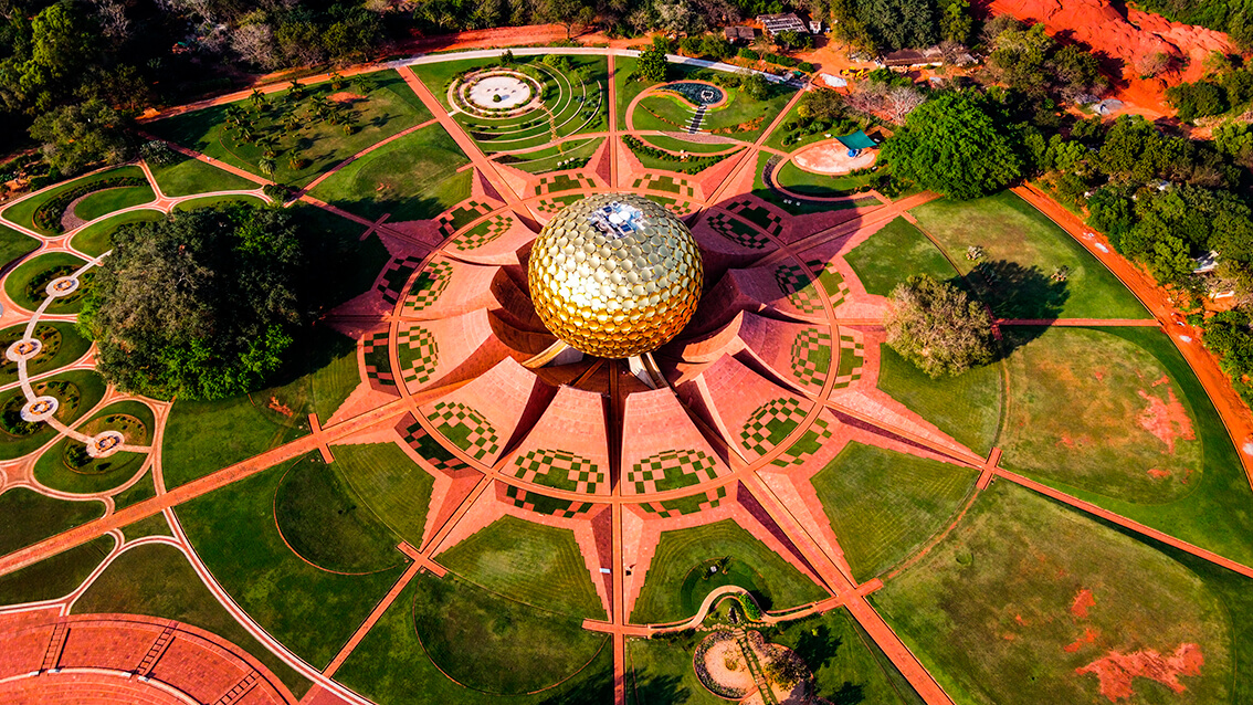 Templo de Matrimandir, templo de la madre en Auroville