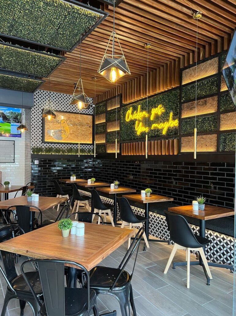 Pollo Corner Celebrando el día del pollo frito con los restaurantes con mejor diseño