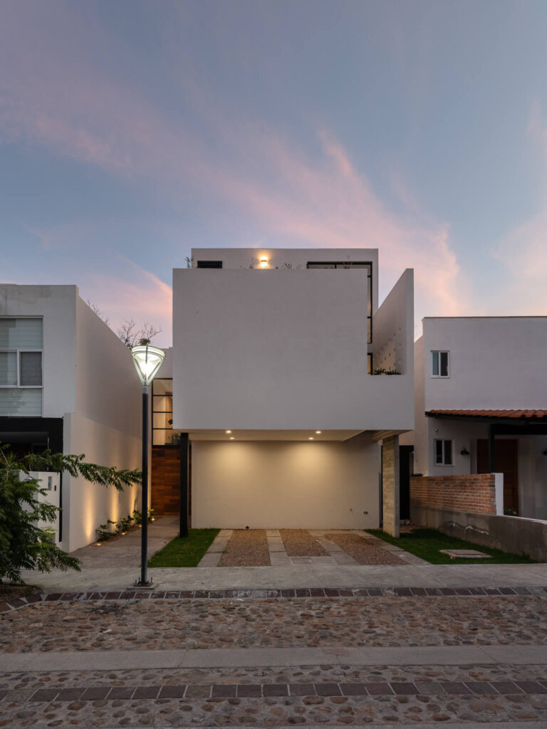 Casa Nogal I Integrando vivienda y trabajo en un entorno pospandemia